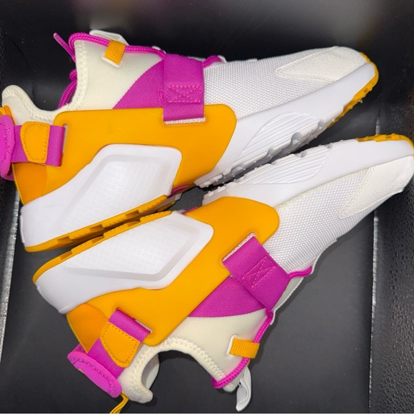 Size 8.5 - Nike Air Huarache City Low White Fuschia Wmns, Clean, With Box, Great - Picture 7 of 10